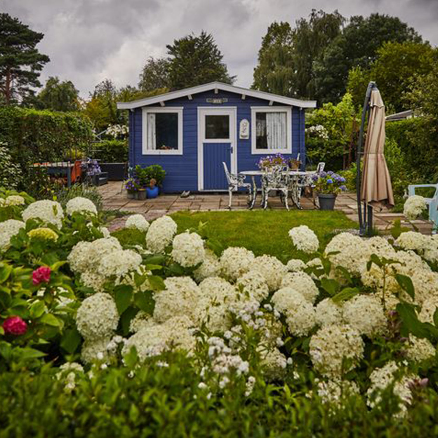 Off-grid solar house